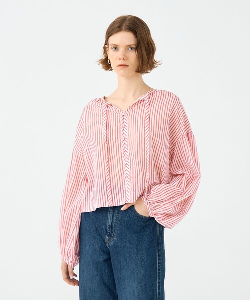 SOULEIADO（ソレイアード）の「コットンボイルプリント ギャザーブラウス（シャツ/ブラウス・レディース・ネイビー/ピンク系その他・36）」の8枚目の写真