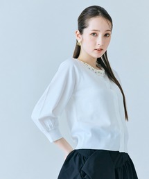 襟ぐりパールビジュー付きカーディガン