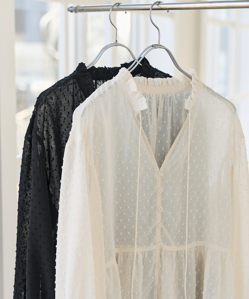 Spick & Span（スピックアンドスパン）の「《WEB限定》ドビードットフリルリボンブラウス（シャツ/ブラウス・レディース・ホワイト系その他/ブラック・FREE）」の2枚目の写真