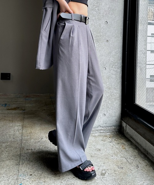 PAGEBOY（ページボーイ）の「シアバスイージーパンツ【セットアップ対応】（スラックス・レディース・ブラウン/テラコッタ/ブラック/グレー・SMALL/MEDIUM）」の2枚目の写真