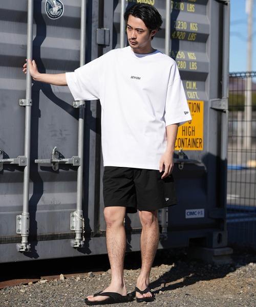 NEW ERA(ニューエラ)の「NEW ERA/ニューエラ 半袖 Tシャツ オーバーサイズド Overlap Logo パフォーマンスアパレル バックプリント 吸汗速乾(Tシャツ/カットソー・メンズ・ホワイト/ブラック・L/XL/XXL/M)」の3枚目の写真