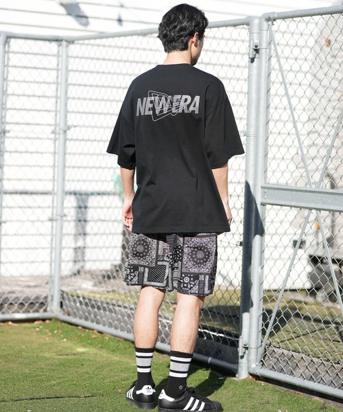 NEW ERA(ニューエラ)の「NEW ERA/ニューエラ 半袖 Tシャツ オーバーサイズド Overlap Logo パフォーマンスアパレル バックプリント 吸汗速乾(Tシャツ/カットソー・メンズ・ホワイト/ブラック・L/XL/XXL/M)」の11枚目の写真