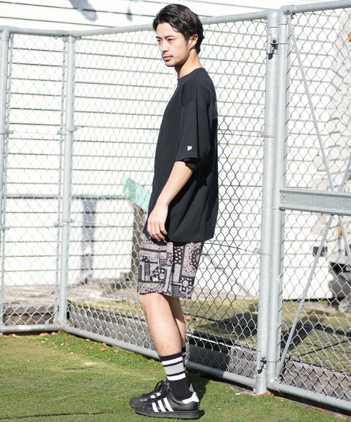 NEW ERA(ニューエラ)の「NEW ERA/ニューエラ 半袖 Tシャツ オーバーサイズド Overlap Logo パフォーマンスアパレル バックプリント 吸汗速乾(Tシャツ/カットソー・メンズ・ホワイト/ブラック・L/XL/XXL/M)」の10枚目の写真