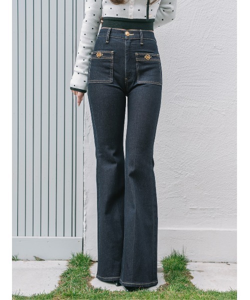 Darich(ダーリッチ)の「DDボタンロングフレアデニム(デニムパンツ・レディース・インディゴブルー/ホワイト・S/M/XS)」の2枚目の写真