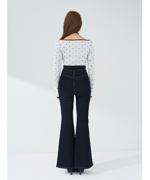 Darich(ダーリッチ)の「DDボタンロングフレアデニム(デニムパンツ・レディース・インディゴブルー/ホワイト・S/M/XS)」の8枚目の写真