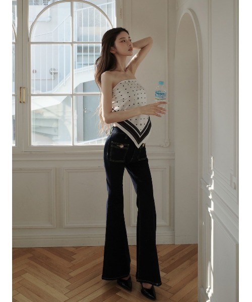 Darich(ダーリッチ)の「DDボタンロングフレアデニム(デニムパンツ・レディース・インディゴブルー/ホワイト・S/M/XS)」の18枚目の写真