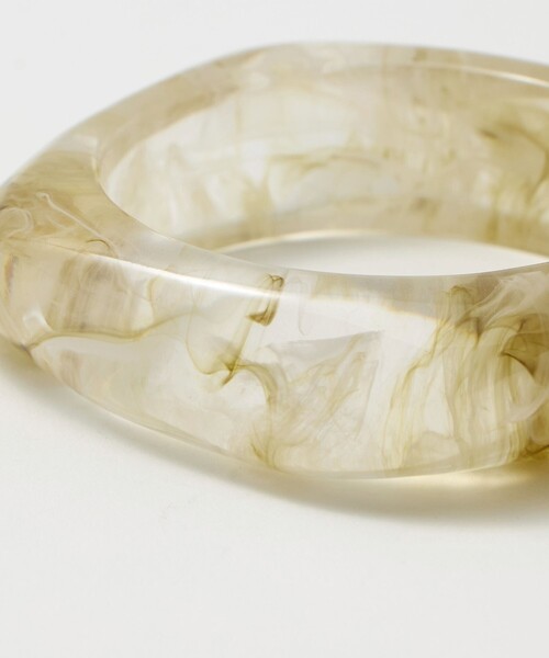 green label relaxing（グリーンレーベルリラクシング）の「マーブル スクエア バングル（バングル/リストバンド・レディース・ライトグレー/ダークブラウン・FREE）」の5枚目の写真