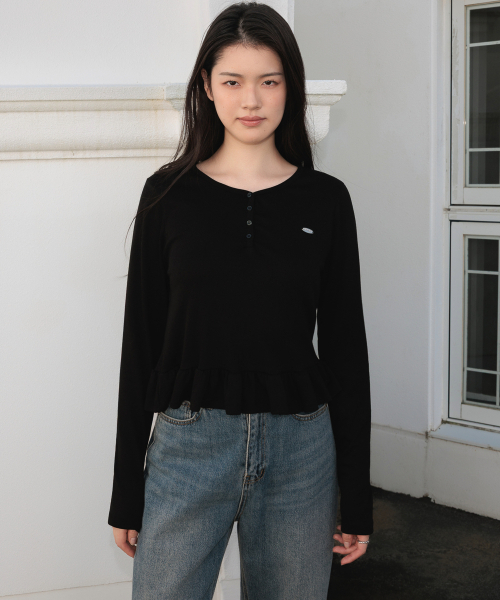 DEHEVE（デヘヴェ）の「Frill Henley Neck Long Sleeve [Black]（Tシャツ/カットソー・レディース・ブラック・FREE）」の5枚目の写真