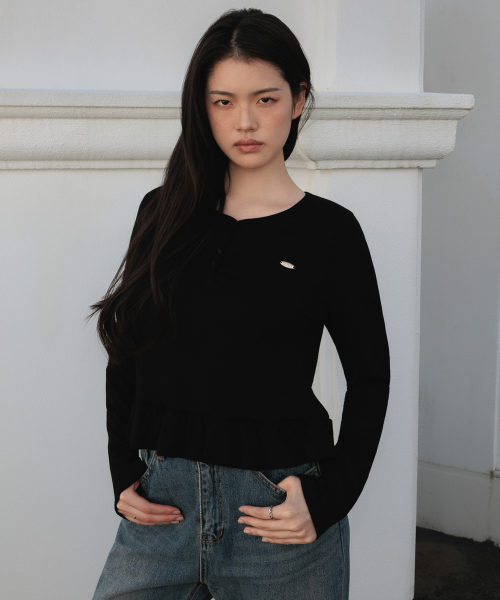 DEHEVE（デヘヴェ）の「Frill Henley Neck Long Sleeve [Black]（Tシャツ/カットソー・レディース・ブラック・FREE）」の6枚目の写真