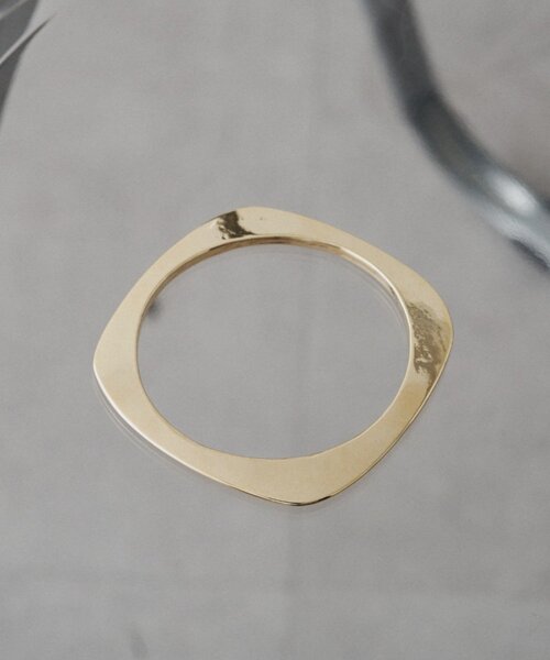 LOUNGEDRESS（ラウンジドレス）の「【GALENA/ガレナ】スクエアバングル（ブレスレット・レディース・ゴールド/シルバー・FREE）」の5枚目の写真