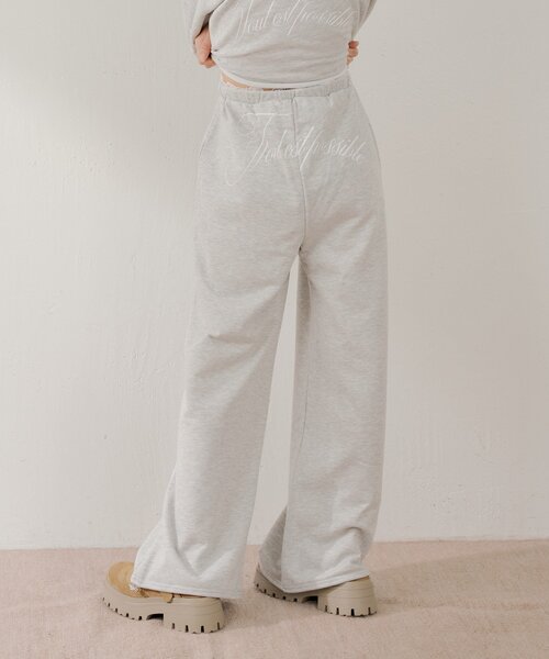 Chico（チコ）の「【セットアップ対応】バックロゴルーズスウェットパンツ（その他パンツ・レディース・ネイビー/グレー/アイボリー・FREE）」の7枚目の写真