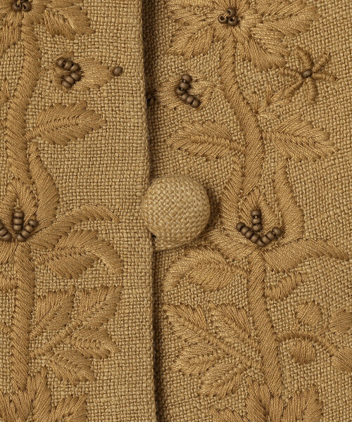 Bshop（ビショップ）の「INTO THE EAST｜コットリネン 刺繍ベスト Apricot WOMEN（ベスト・レディース・ブラウン系その他・36）」の8枚目の写真