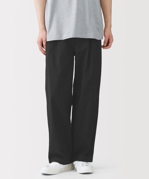 無印良品（ムジルシリョウヒン）の「紳士　涼感　タックストレートパンツ（その他パンツ・メンズ・グレー系/ブラック/ブラウン系・S/M/L/XL）」の2枚目の写真