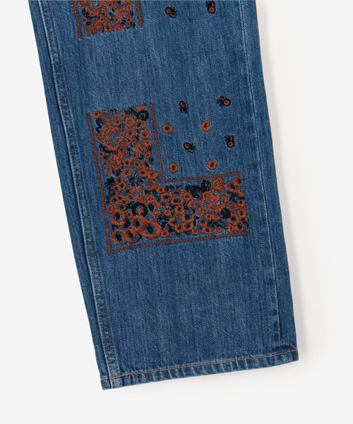 Bshop（ビショップ）の「NOMARHYTHM TEXTILE | 〈別注〉バンダナ刺繍 デニムパンツ WOMEN（デニムパンツ・レディース・Nat/ダークインディゴブルー・0/00）」の3枚目の写真