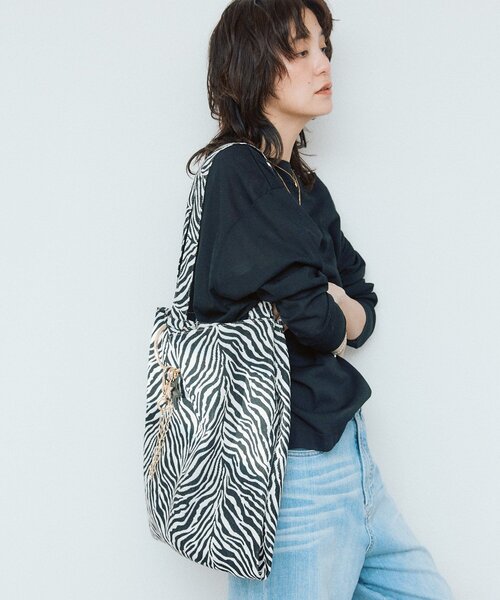 RIVE DROITE（リヴドロワ）の「【Yossshiiii企画】チャーム付きアニマルジャガードトート（トートバッグ・レディース・ベージュ/グレー/ブラック・FREE）」の13枚目の写真