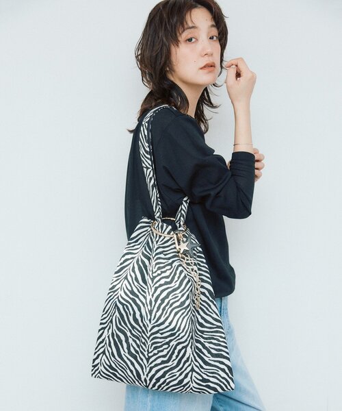 RIVE DROITE（リヴドロワ）の「【Yossshiiii企画】チャーム付きアニマルジャガードトート（トートバッグ・レディース・ベージュ/グレー/ブラック・FREE）」の10枚目の写真