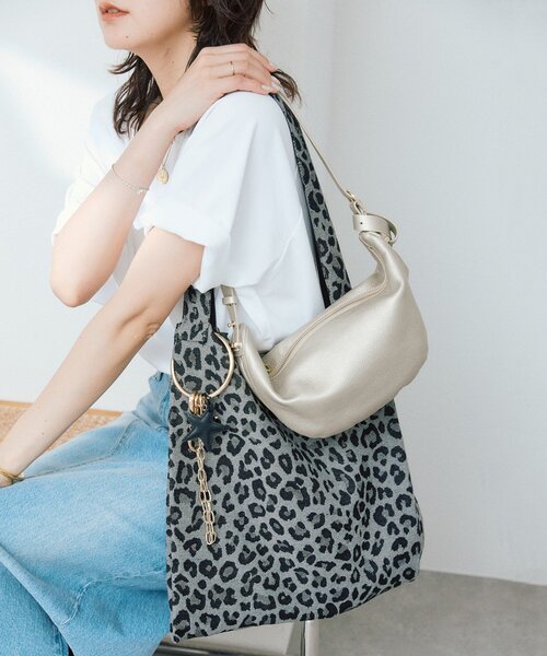 RIVE DROITE（リヴドロワ）の「【Yossshiiii企画】チャーム付きアニマルジャガードトート（トートバッグ・レディース・ベージュ/グレー/ブラック・FREE）」の8枚目の写真