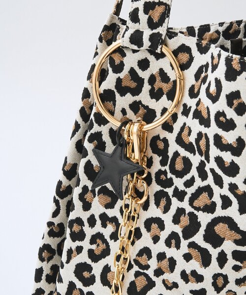 RIVE DROITE（リヴドロワ）の「【Yossshiiii企画】チャーム付きアニマルジャガードトート（トートバッグ・レディース・ベージュ/グレー/ブラック・FREE）」の21枚目の写真