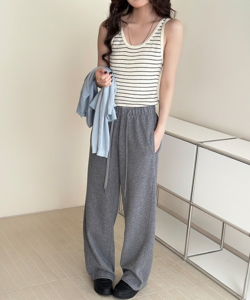 DAY CLOSET(デイ クローゼット)の「【選べる無地orボーダー】デコルテ綺麗魅せ。リブ タンクトップ レディース(タンクトップ・レディース・ブラック/チャコールグレー/アイボリー/ライトグレー/ホワイト系その他・FREE)」の18枚目の写真