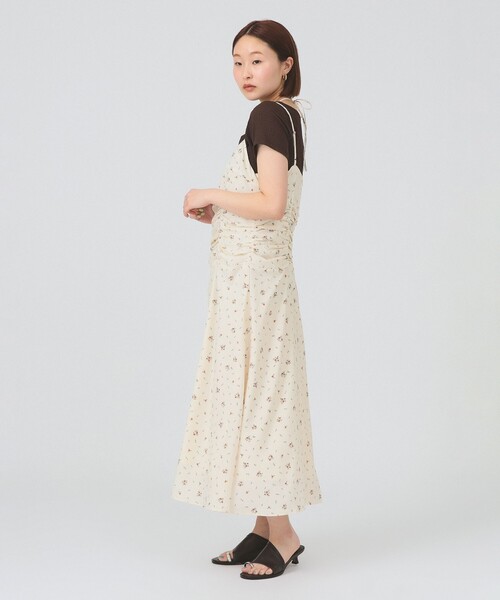 Ray BEAMS(レイビームス)の「フラワー プリント キャミワンピース(ワンピース・レディース・ブラック/ホワイト系その他6・0/1)」の7枚目の写真