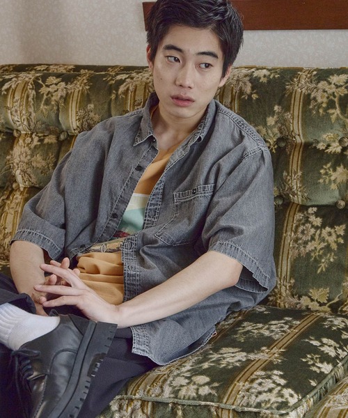 niko and...(ニコアンド)の「ケミカルライトデニムシャツ(シャツ/ブラウス・メンズ・チャコール/インディゴブルー・MEDIUM/LARGE)」の6枚目の写真