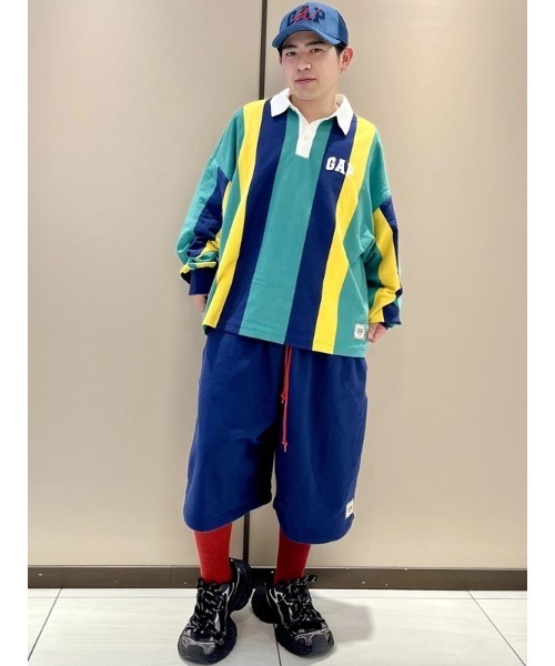 GAP(ギャップ)の「Gap × Sean Wotherspoon オーバーサイズ ストライプポロシャツ(ポロシャツ・メンズ・ブルー・L/S/XL/M/XS)」の8枚目の写真