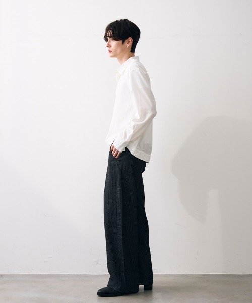 Shoowtime(ショウタイム)の「Ribbed short-length shirt / リブ付きショート丈シャツ(シャツ/ブラウス・メンズ・ホワイト/ブラック・MEDIUM/LARGE/X-LARGE)」の4枚目の写真