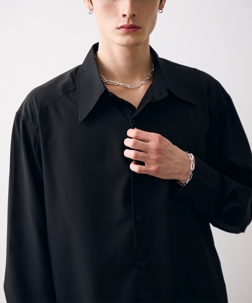 Shoowtime(ショウタイム)の「Ribbed short-length shirt / リブ付きショート丈シャツ(シャツ/ブラウス・メンズ・ホワイト/ブラック・MEDIUM/LARGE/X-LARGE)」の18枚目の写真