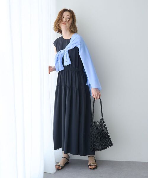 YECCA VECCA(イェッカヴェッカ)の「【適ON】ギャザーロングワンピース(ワンピース・レディース・ブラック/ライトベージュ・FREE)」の4枚目の写真