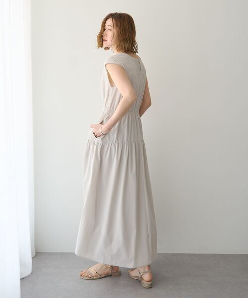 YECCA VECCA(イェッカヴェッカ)の「【適ON】ギャザーロングワンピース(ワンピース・レディース・ブラック/ライトベージュ・FREE)」の15枚目の写真
