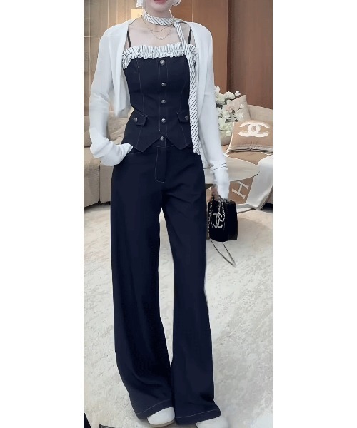FAVORITO(ファヴォリート)の「デニムキャミソールパンツセットアップ(セットアップ・レディース・ダークブルー・XL/L/M/S)」の6枚目の写真