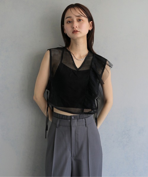 &g'aime(アンジェム)の「【&g'aime 】メッシュ&ラッフルベスト Mesh & Ruffle Vest(ベスト・レディース・ブラック/グレー/ベージュ・FREE)」の15枚目の写真