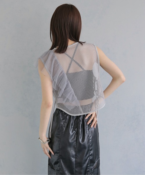 &g'aime(アンジェム)の「【&g'aime 】メッシュ&ラッフルベスト Mesh & Ruffle Vest(ベスト・レディース・ブラック/グレー/ベージュ・FREE)」の21枚目の写真