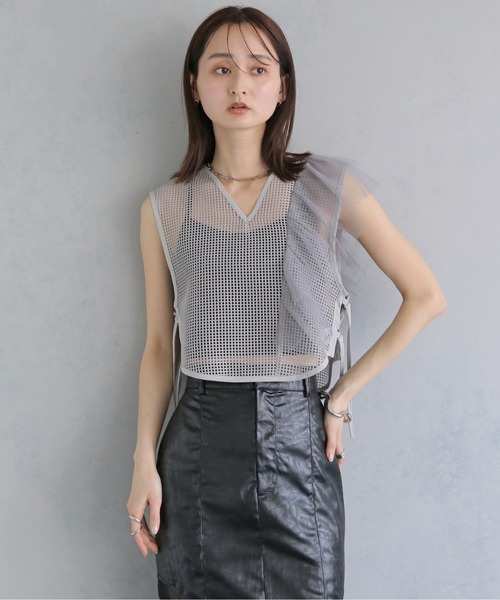 &g'aime(アンジェム)の「【&g'aime 】メッシュ&ラッフルベスト Mesh & Ruffle Vest(ベスト・レディース・ブラック/グレー/ベージュ・FREE)」の16枚目の写真