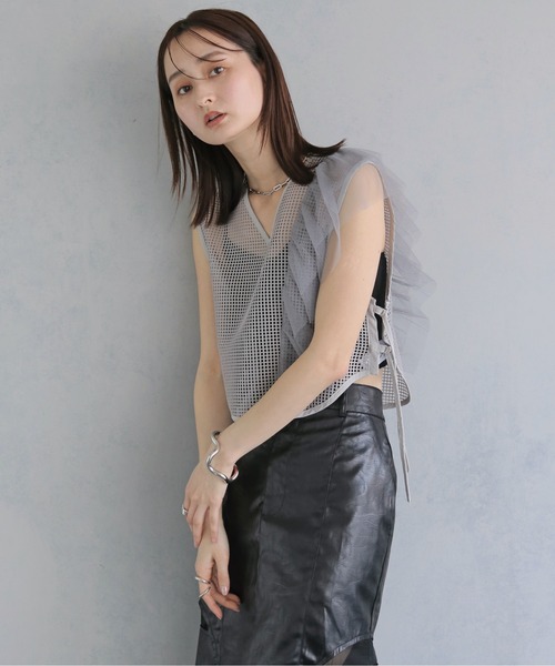 &g'aime(アンジェム)の「【&g'aime 】メッシュ&ラッフルベスト Mesh & Ruffle Vest(ベスト・レディース・ブラック/グレー/ベージュ・FREE)」の18枚目の写真
