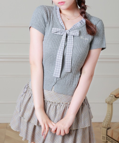 Anely(アネリー)の「Anely チェック柄 リボン ケーブル編み 半袖 ニット トップス(ニット/セーター・レディース・アイボリー/ピンク/グレー・FREE)」の3枚目の写真