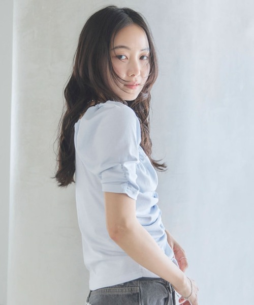 archives(アルシーヴ)の「【ONかわ】ギャザーカットTOPS(Tシャツ/カットソー・レディース・ブルー/オフホワイト/ブラック・MEDIUM)」の10枚目の写真