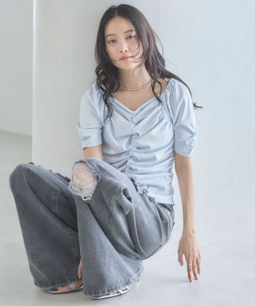 archives(アルシーヴ)の「【ONかわ】ギャザーカットTOPS(Tシャツ/カットソー・レディース・ブルー/オフホワイト/ブラック・MEDIUM)」の13枚目の写真
