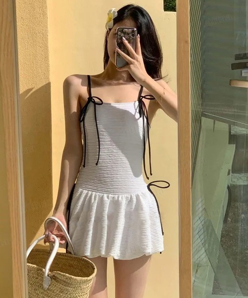 Dalfwin(ダールフィン)の「レデイーズ水着 ブラックリボンワンピース水着(水着・レディース・ホワイト・MEDIUM/LARGE/X-LARGE)」の2枚目の写真