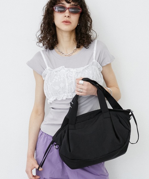 uyu.(ウユ)の「Nylon Shoulder Tote Bag / ナイロンショルダートートバッグ(ショルダーバッグ・レディース・カーキ/ホワイト/ブラック・FREE)」の10枚目の写真