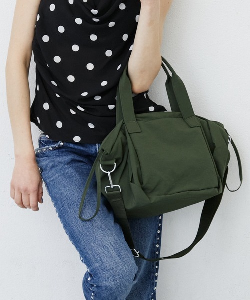 uyu.(ウユ)の「Nylon Shoulder Tote Bag / ナイロンショルダートートバッグ(ショルダーバッグ・レディース・カーキ/ホワイト/ブラック・FREE)」の19枚目の写真