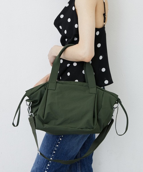 uyu.(ウユ)の「Nylon Shoulder Tote Bag / ナイロンショルダートートバッグ(ショルダーバッグ・レディース・カーキ/ホワイト/ブラック・FREE)」の20枚目の写真
