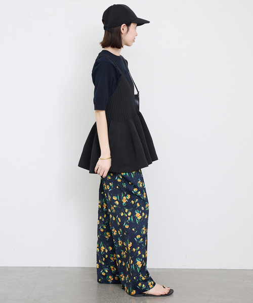 SLOBE IENA(スローブイエナ)の「《WEB限定/追加2》ペプラムビスチェ(ニット/セーター・レディース・ブラック・FREE)」の2枚目の写真