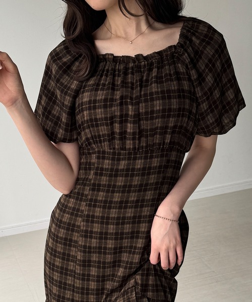 junoah（ジュノア）の「シアーチェックスリットマーメイドワンピース（ワンピース・レディース・ブラック/ブラウン・SMALL/MEDIUM/LARGE）」の5枚目の写真