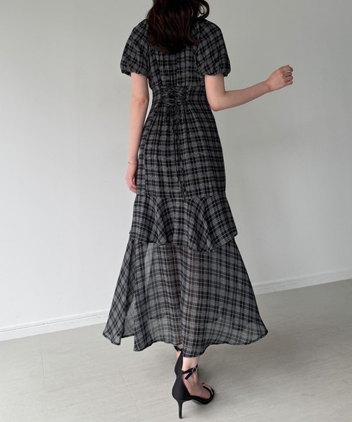 junoah（ジュノア）の「シアーチェックスリットマーメイドワンピース（ワンピース・レディース・ブラック/ブラウン・SMALL/MEDIUM/LARGE）」の8枚目の写真