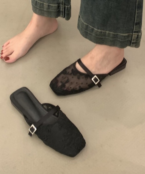 Mignonjour(ミニョンジュール)の「FReePLACe/レース ミュールサンダル X12866(サンダル・レディース・ブラック/ホワイト・38/37/36)」の3枚目の写真
