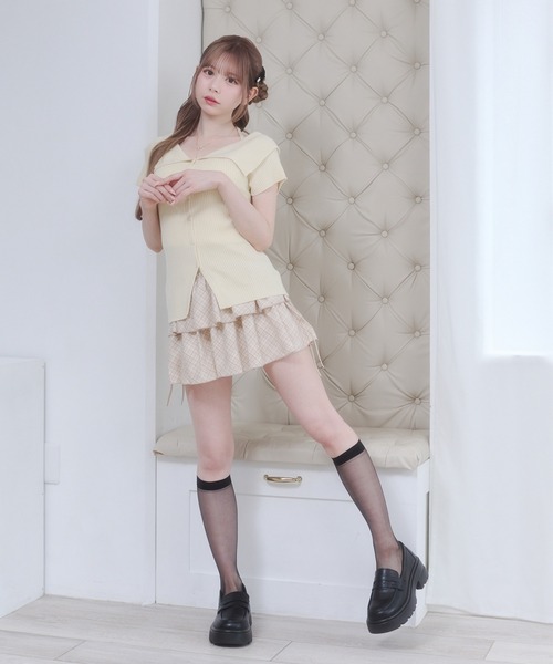 Rmine(アールマイン)の「チョーカー風ストラップ リブニット オフショル トップス(半袖)(ニット/セーター・レディース・ブルー/ホワイト/ベージュ・FREE)」の17枚目の写真