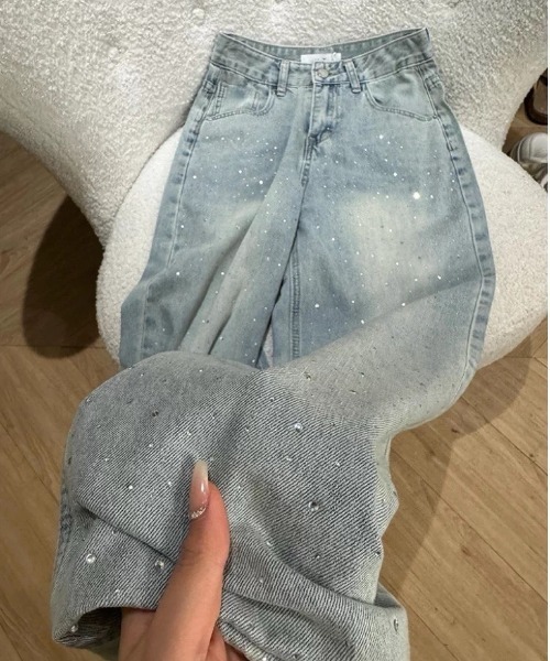 NoBelle(ノベル)の「スロレートハイウエストデニムパンツ ラインストーンビジューパンツ(デニムパンツ・レディース・ブルー・L/S/M)」の4枚目の写真