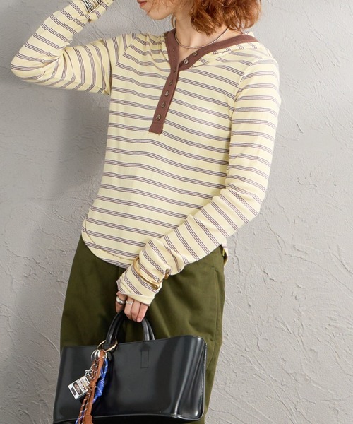 Robert P.Miller（ロバート ピー ミラー）の「[MILLER/ミラー] 別注 ヘンリーネックフードカットソー（Tシャツ/カットソー・レディース・イエロー/レッド/チャコール/ブルー/レンガ/ブラウン・F）」の5枚目の写真