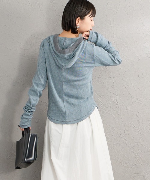 Robert P.Miller（ロバート ピー ミラー）の「[MILLER/ミラー] 別注 ヘンリーネックフードカットソー（Tシャツ/カットソー・レディース・イエロー/レッド/チャコール/ブルー/レンガ/ブラウン・F）」の21枚目の写真